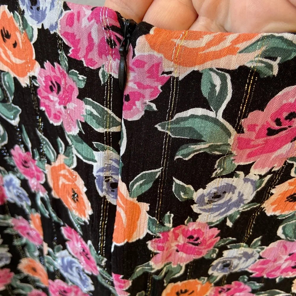 Floral ruffle skirt, garage size L